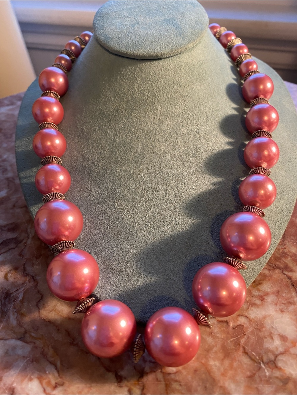 Vintage Pink Faux Pearl Graduated Beaded Necklace -  Floral Toggle Clasp